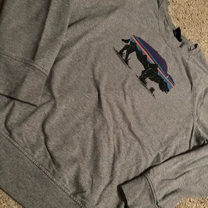 Patagonia Women’s Organic Cotton Fitz Roy Bear Crewneck